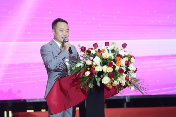 年会1_副本.jpg 年会1_副本.jpg